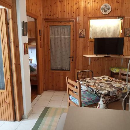 Grandma'S Apartment Калампака Экстерьер фото